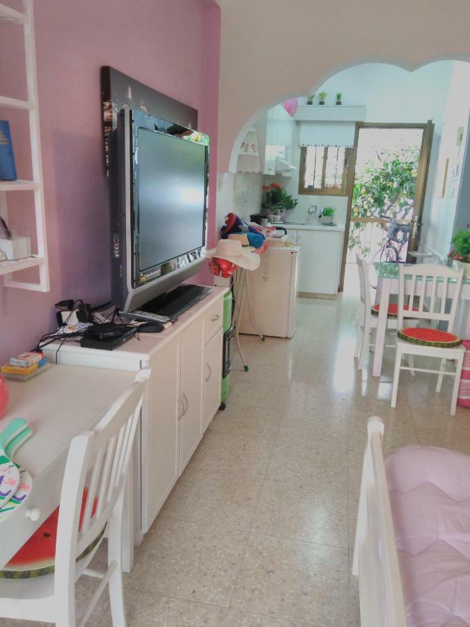 Yiota'S Cute Studio Paphos Exterior photo